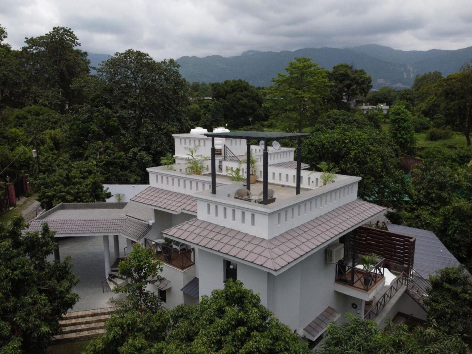 Villa Sierra Sky - Exquisite Elegant 4 Bedroom Villa Dehradun Ngoại thất bức ảnh