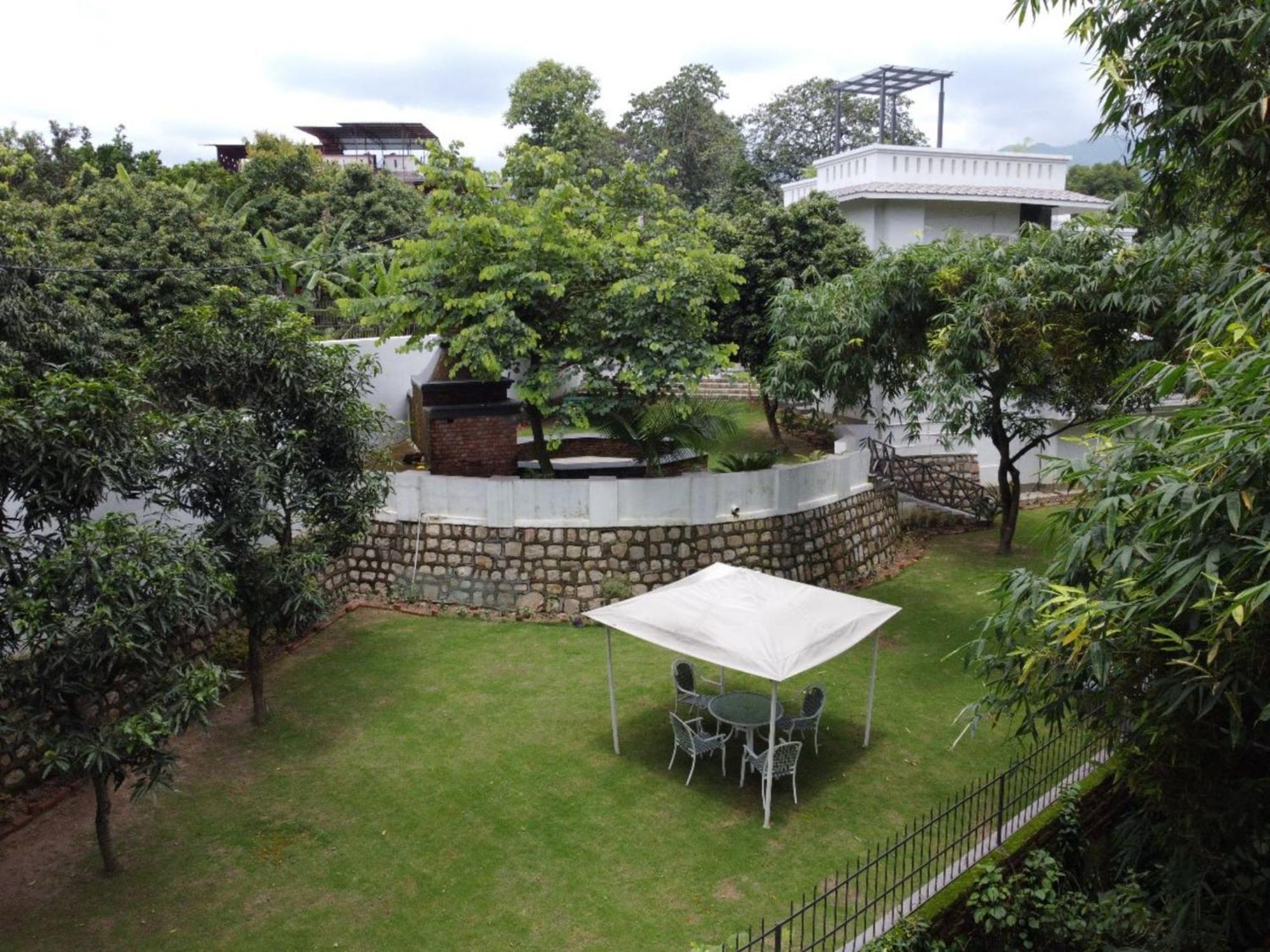 Villa Sierra Sky - Exquisite Elegant 4 Bedroom Villa Dehradun Ngoại thất bức ảnh