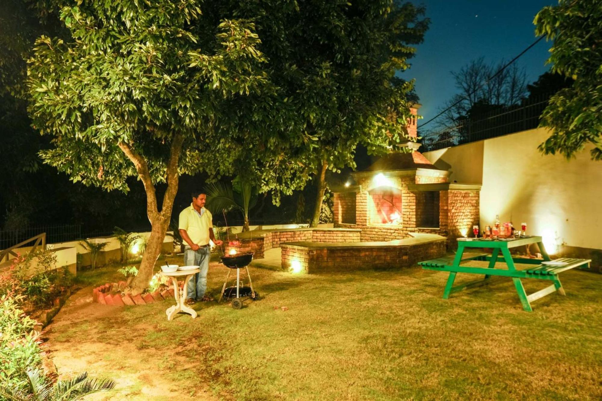 Villa Sierra Sky - Exquisite Elegant 4 Bedroom Villa Dehradun Ngoại thất bức ảnh