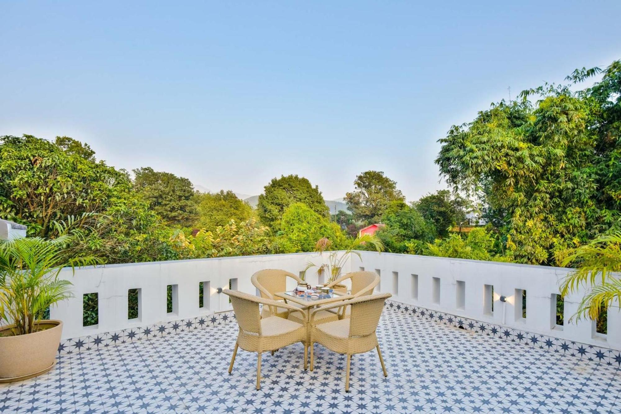 Villa Sierra Sky - Exquisite Elegant 4 Bedroom Villa Dehradun Ngoại thất bức ảnh